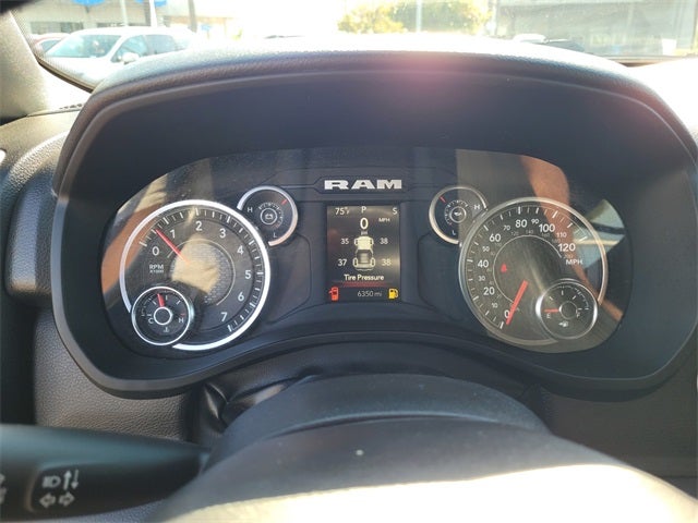 2025 RAM 1500 Tradesman Crew Cab 4x4 5'7' Box