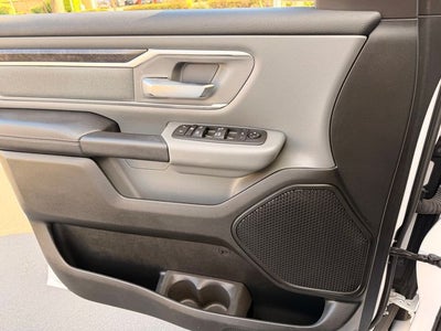 2020 RAM 1500 Big Horn Crew Cab 4x4 5'7' Box