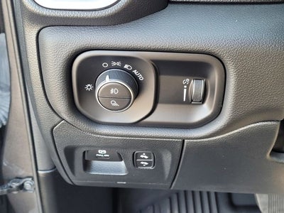 2024 RAM 1500 Big Horn Crew Cab 4x4 5'7' Box