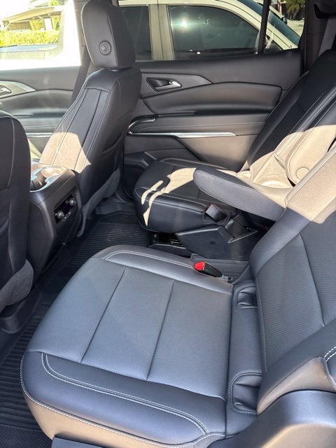 2025 Chevrolet Traverse FWD LT