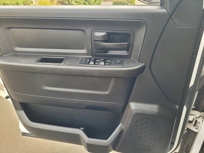 2018 RAM 2500 Tradesman Crew Cab 4x4 6'4' Box