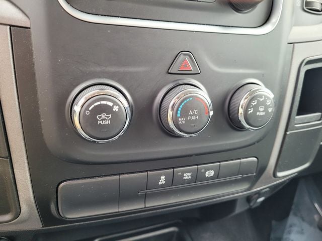 2018 RAM 2500 Tradesman Crew Cab 4x4 6'4' Box